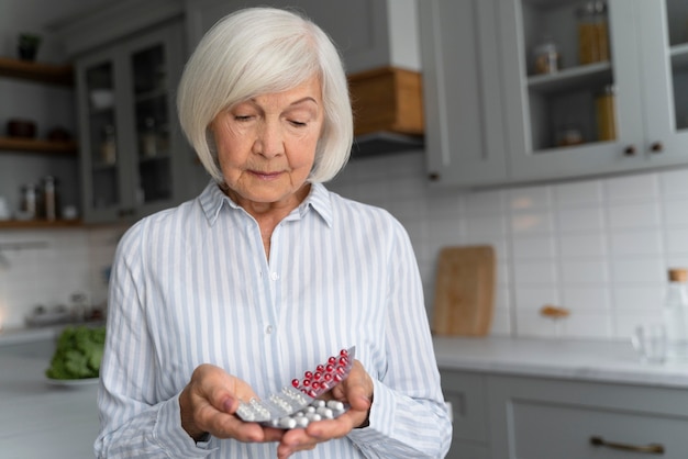 senior woman confronting alzheimer disease