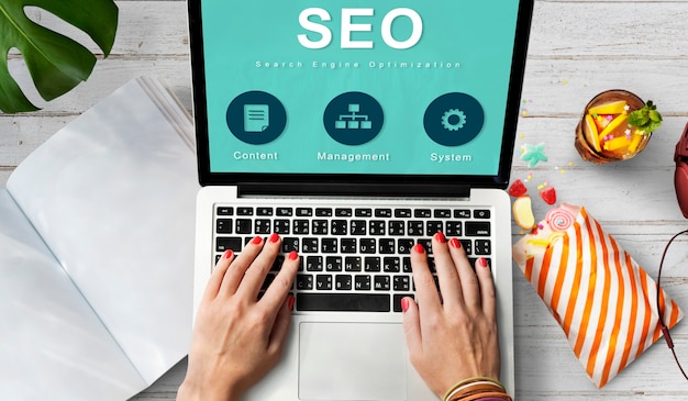 Foto gratuita concetto di rete dati per lo sviluppo di siti web seo