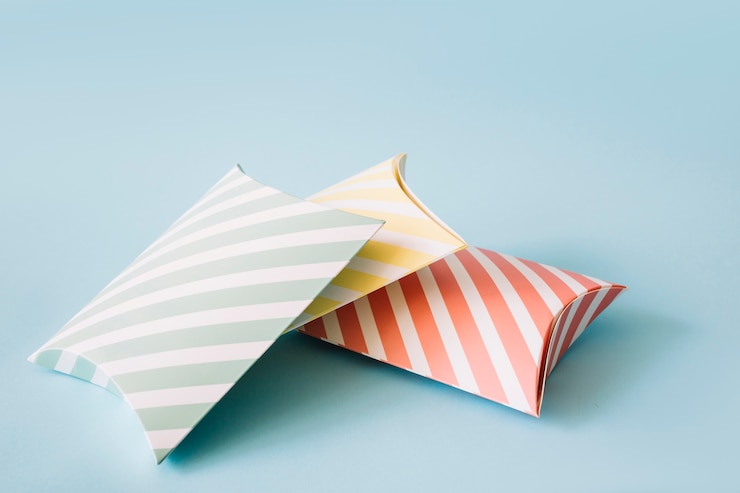 Free Photo set of striped boxes