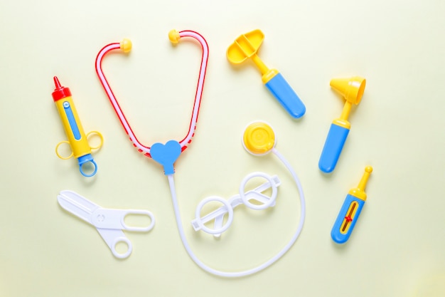 Free photo set of toy medical equipment.