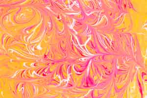 Free photo shades of yellow and pink background