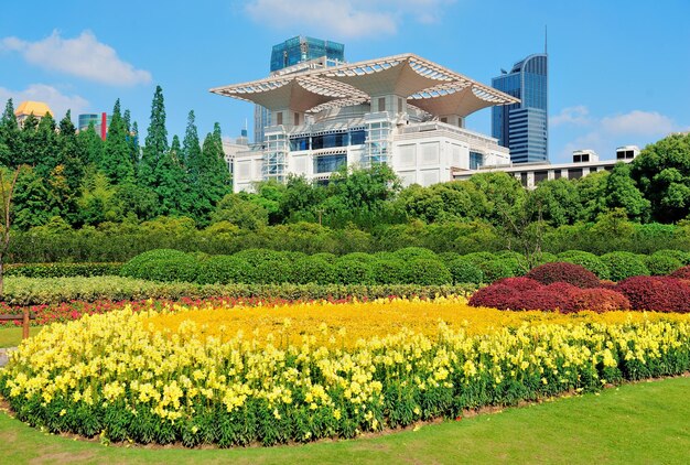 公園内の上海の都市建築