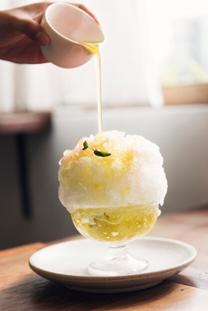 Shaved ice dessert