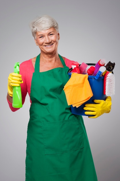 Free photo she enjoys having a clean home