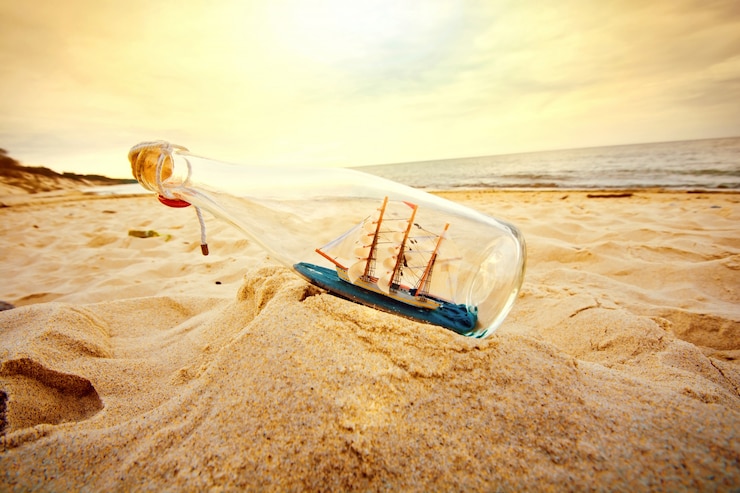 Free Photo ship in the bottle