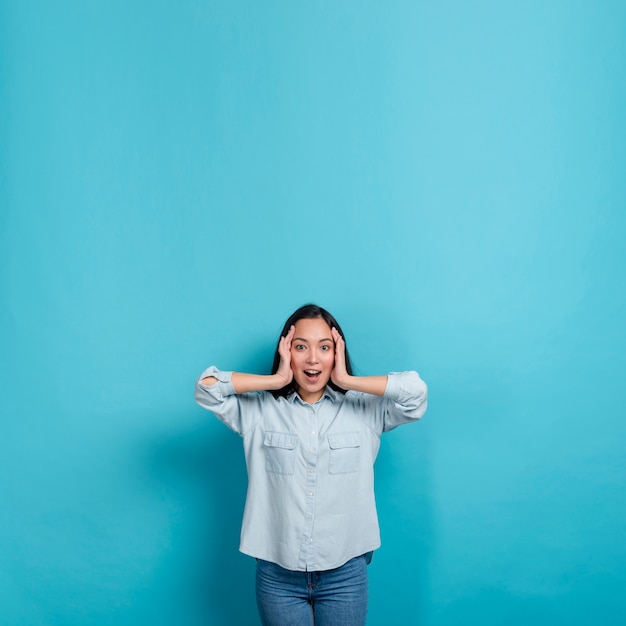 Free photo shocked girl