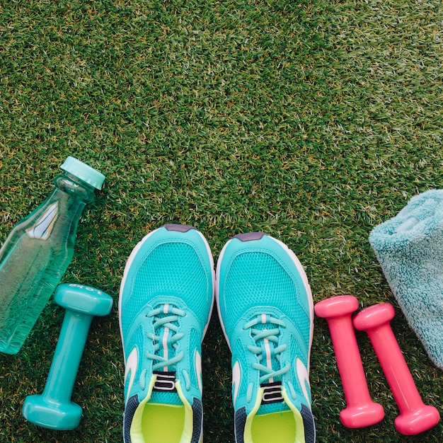 Free photo shoes and dumbbells