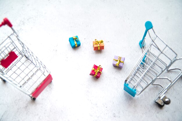 Shopping cart miniature with mini presents