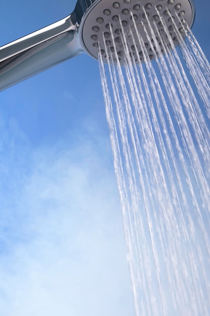 Free photo shower head with hot water