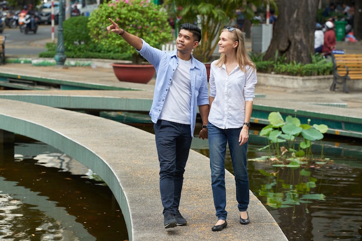 Free Photo showing girlfriend around town