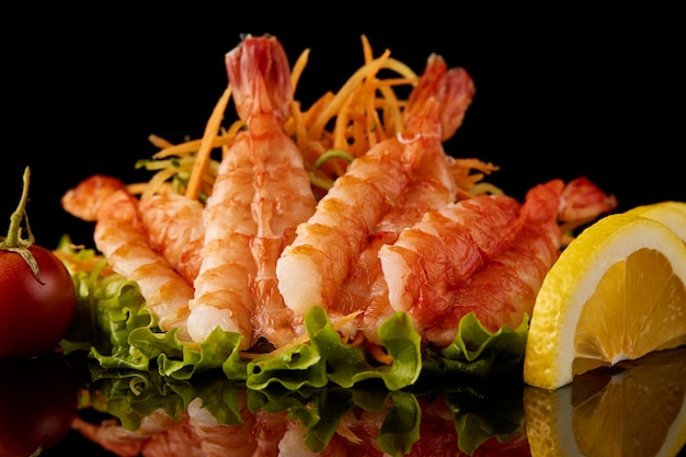 Shrimp food with lemon