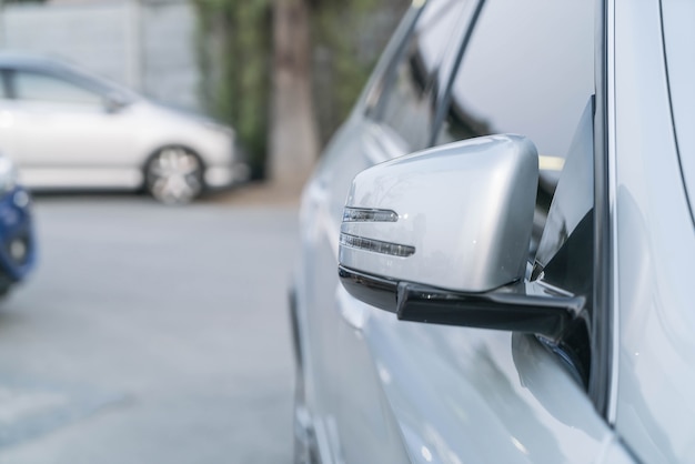 side rear-view mirror