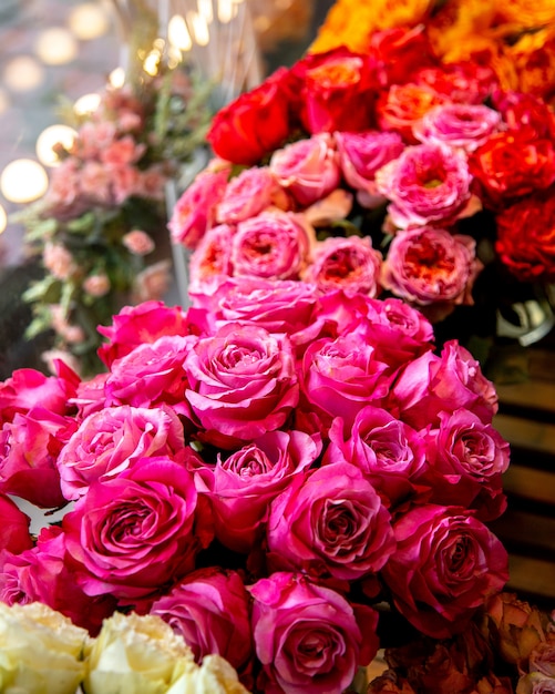 Side view of pink color roses flower bouquet