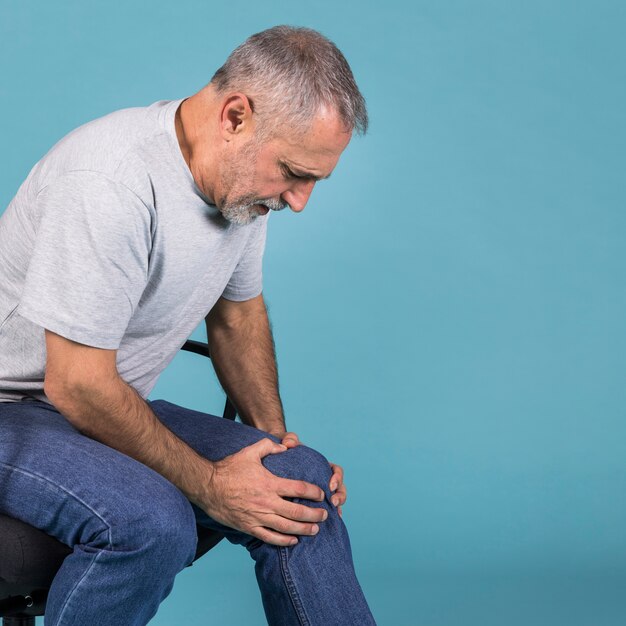 Featured image of post Person Sitting On Knees Front View