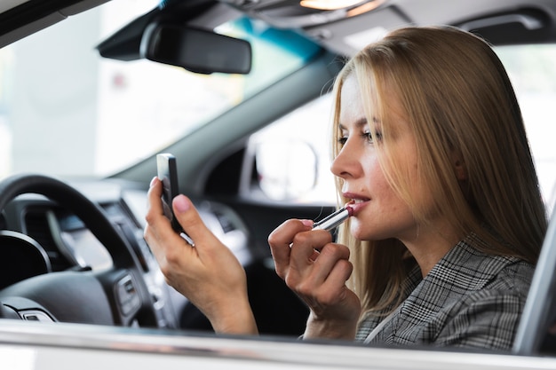 Understanding the Risks and Solutions of Telephones in Distracted Driving