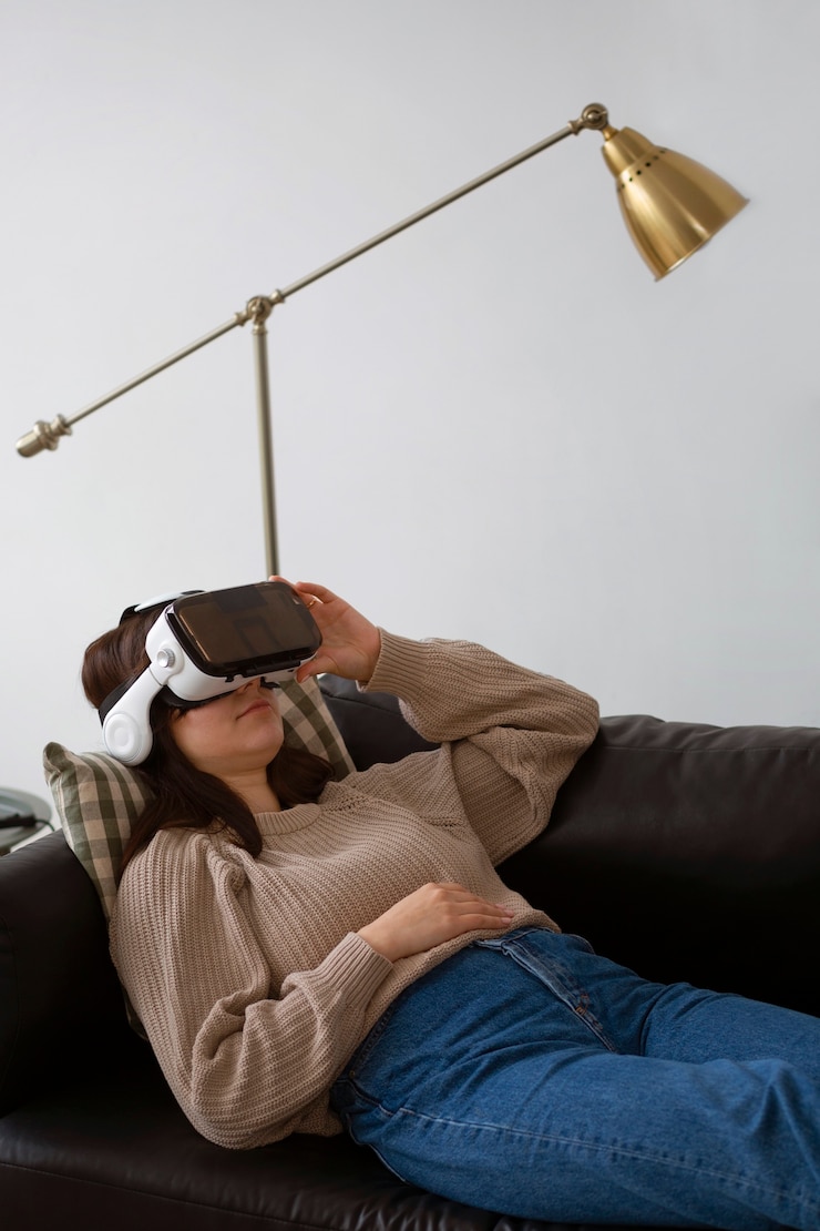 Бесплатный Фотография вид сбоку женщина в очках vr