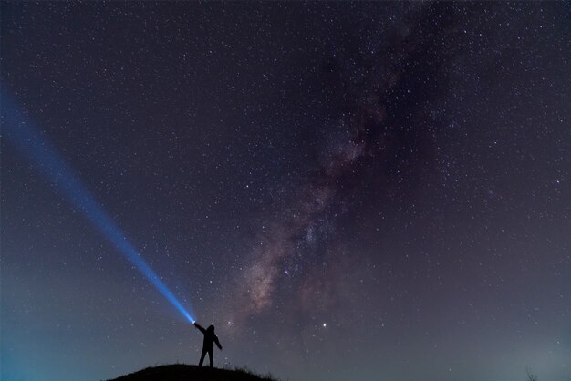 星空 写真 高画質の無料ストックフォト