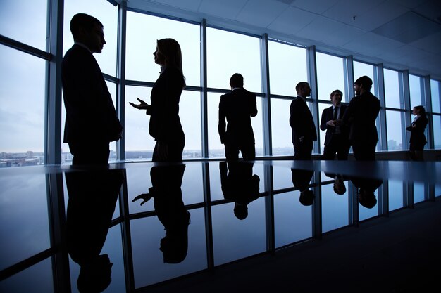 Silhouettes of businesspeople