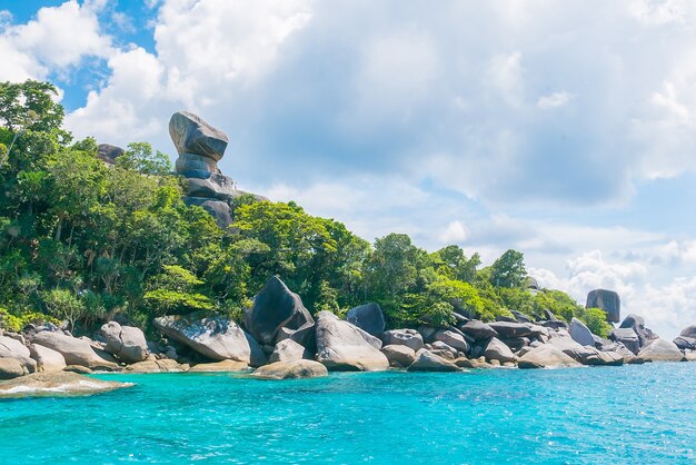 シミラン島