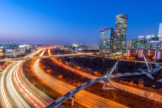 新吉地区、ソウル、韓国の夜のスカイライン。