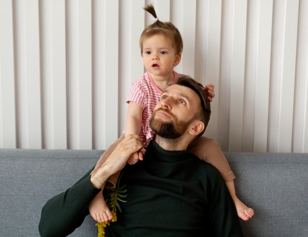 Free photo single father spending time with his daughter