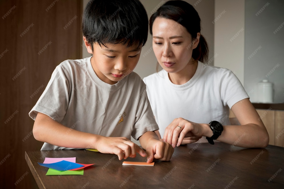 Phụ huynh và học sinh tìm hiểu về Cử động tinh