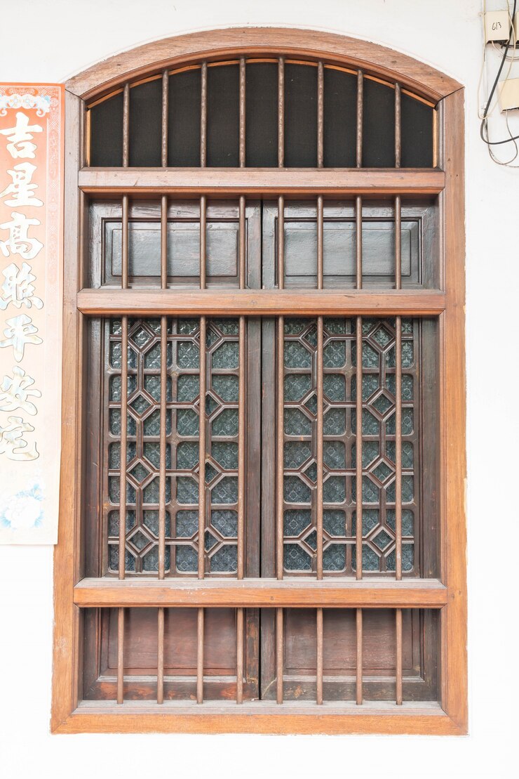 Free Photo sino-portuguese architecture of ancient building in phuket town.