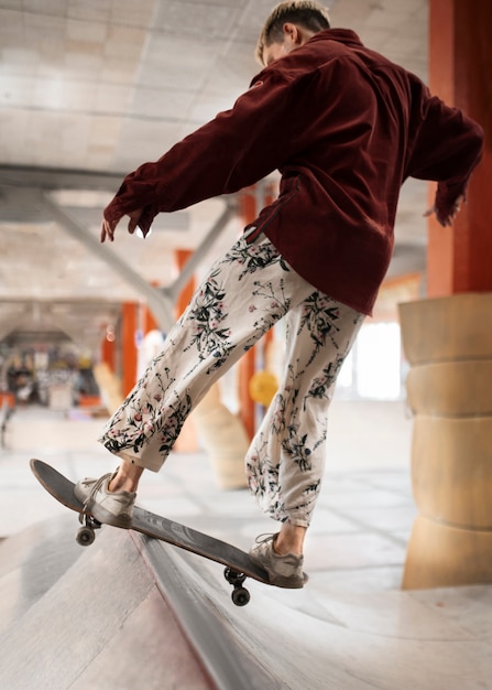 Skate parkteens at skate park