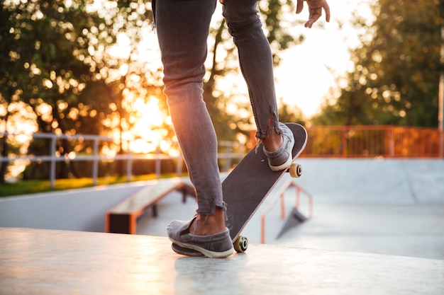 skater boy practicing