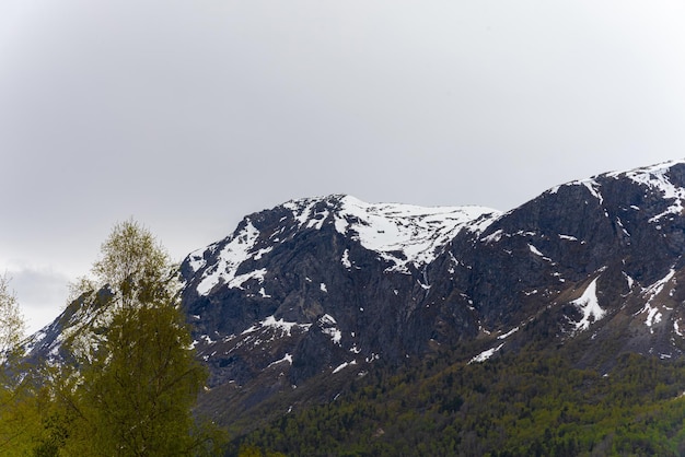 無料写真 スキョルデン ノルウェー 2023年5月16日 山