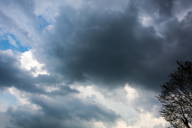 空の雲の背景。