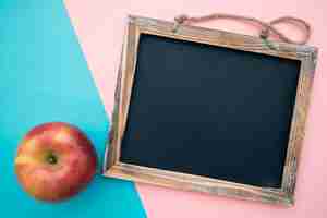 Free photo slate and apple