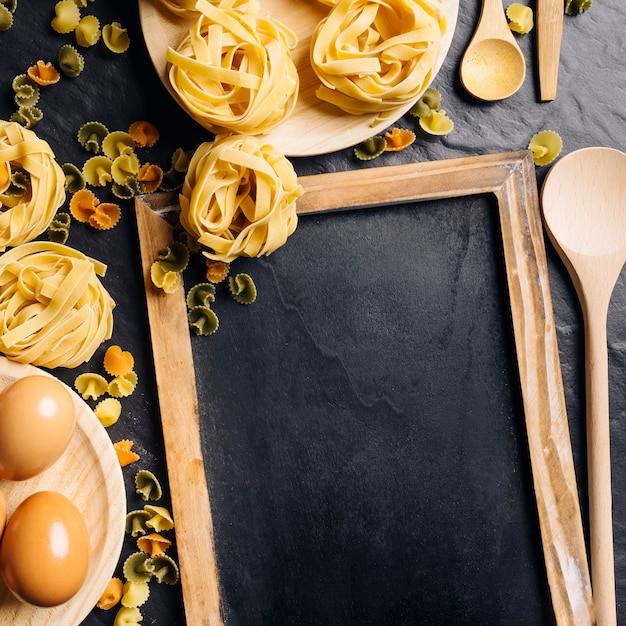 Slate and pasta decoration