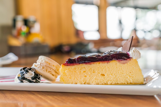 Free photo slice of cheesecake