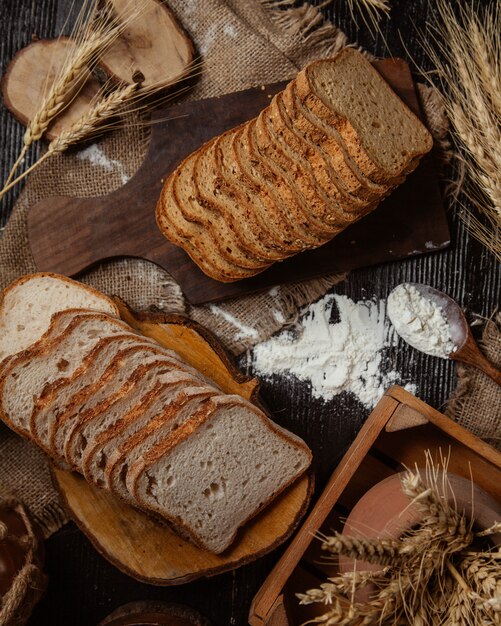 sliced bread selection with sesame and without