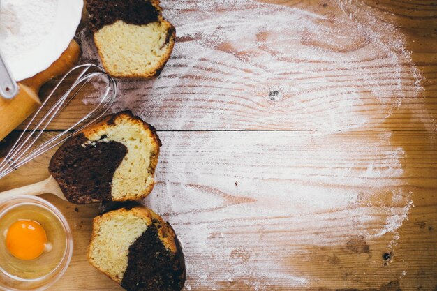 Sliced bun near flour