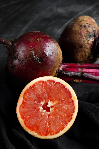 Sliced grapefruit with beets