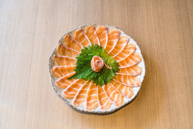 sliced salmon sashimi