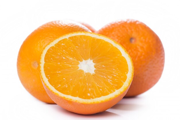 슬라이스 및 전체 오렌지