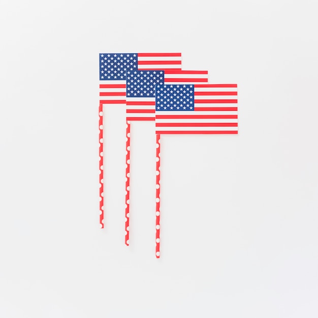 Бесплатное фото Маленькие американские флаги