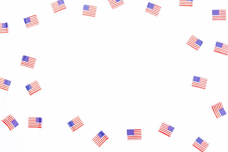 無料Photo 白い背景の上に散らばって小さなアメリカ国旗