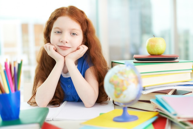 Free photo smart girl with an apple