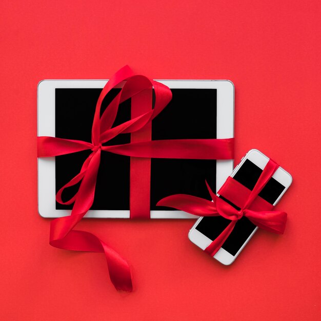 Smartphone and tablet with ribbons