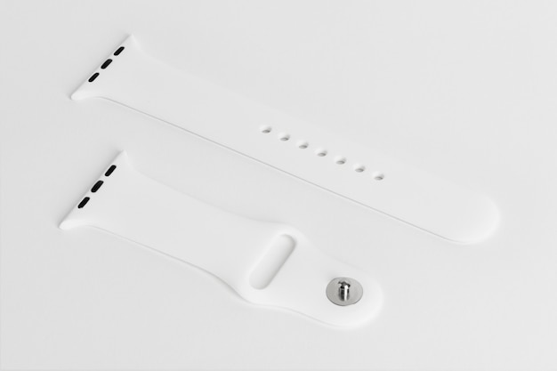 Foto gratuita set di cinturini bianchi semplici per smartwatch