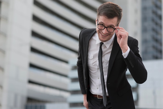 Free photo smiley male with glasses