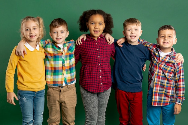 Foto gratuita faccina bambini piccoli