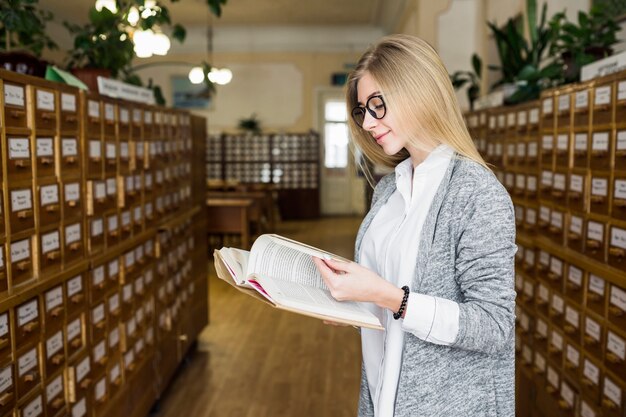 Минимальный штраф за одну просроченную книгу