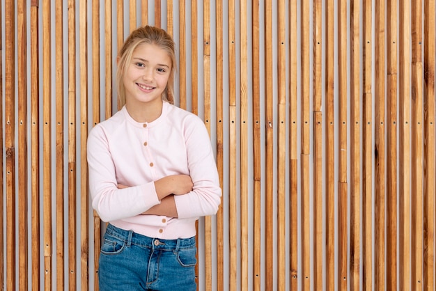 Free photo smiling young lady posing fashion