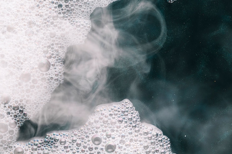 Free Photo smoke and foam on water