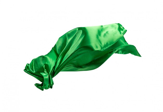 Гладкая элегантная прозрачная зеленая ткань отделена на белом